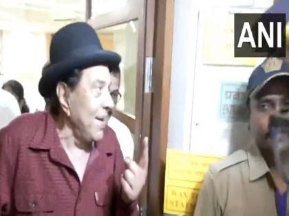 Lok Sabha Elections 2024: Veteran star Dharmendra casts vote in Juhu | Lok Sabha Elections 2024: Veteran star Dharmendra casts vote in Juhu