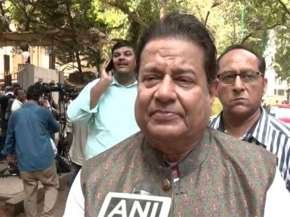 Anup Jalota casts his vote in Lok Sabha polls | Anup Jalota casts his vote in Lok Sabha polls