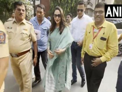 Madhuri Dixit joins celebrity voters in Mumbai's fifth phase of Lok Sabha polls | Madhuri Dixit joins celebrity voters in Mumbai's fifth phase of Lok Sabha polls