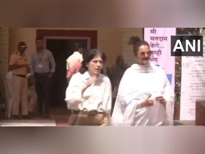 Rekha leads by example, spotted at polling booth after casting vote in Mumbai | Rekha leads by example, spotted at polling booth after casting vote in Mumbai Rekha leads by example, spotted at polling booth after casting vote in Mumbai | Rekha leads by example, spotted at polling booth after casting vote in Mumbai