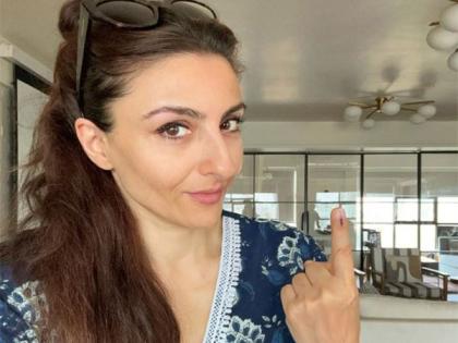 Soha Ali Khan hosts fun 'house election' on LS voting day in Mumbai | Soha Ali Khan hosts fun 'house election' on LS voting day in Mumbai