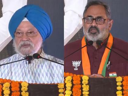 Union Ministers Hardeep Singh Puri, Rajeev Chandrasekhar celebrate India's tech growth at Vishesh Sampark Abhiyan | Union Ministers Hardeep Singh Puri, Rajeev Chandrasekhar celebrate India's tech growth at Vishesh Sampark Abhiyan