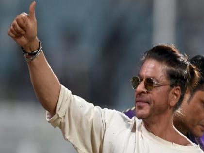 "SRK doing well," confirms manager Pooja Dadlani as actor falls ill due to heat stroke | "SRK doing well," confirms manager Pooja Dadlani as actor falls ill due to heat stroke "SRK doing well," confirms manager Pooja Dadlani as actor falls ill due to heat stroke | "SRK doing well," confirms manager Pooja Dadlani as actor falls ill due to heat stroke