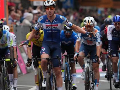 Giro D'Italia 2024: Tim Merlier pips Jonathan Milan in thrilling, chaotic sprint to win stage 18 | Giro D'Italia 2024: Tim Merlier pips Jonathan Milan in thrilling, chaotic sprint to win stage 18