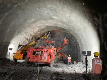 Bullet train: Intermediate tunnel made in Mumbai to expedite works | Bullet train: Intermediate tunnel made in Mumbai to expedite works Bullet train: Intermediate tunnel made in Mumbai to expedite works | Bullet train: Intermediate tunnel made in Mumbai to expedite works
