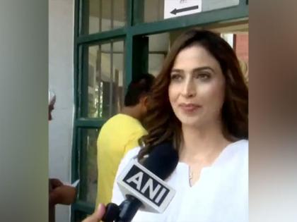 Lok Sabha Polls: Samaira Sandhu casts her vote in Chandigarh | Lok Sabha Polls: Samaira Sandhu casts her vote in Chandigarh Lok Sabha Polls: Samaira Sandhu casts her vote in Chandigarh | Lok Sabha Polls: Samaira Sandhu casts her vote in Chandigarh