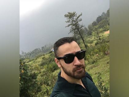 Imran Khan gives fans glimpse of his self-designed home nestled in the middle of nature | Imran Khan gives fans glimpse of his self-designed home nestled in the middle of nature Imran Khan gives fans glimpse of his self-designed home nestled in the middle of nature | Imran Khan gives fans glimpse of his self-designed home nestled in the middle of nature