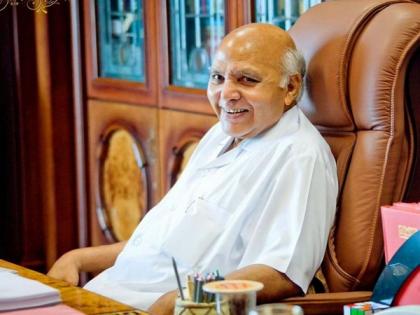 Allu Arjun, Mohanlal to Kamal Haasan, celebs mourn demise of media mogul Ramoji Rao | Allu Arjun, Mohanlal to Kamal Haasan, celebs mourn demise of media mogul Ramoji Rao Allu Arjun, Mohanlal to Kamal Haasan, celebs mourn demise of media mogul Ramoji Rao | Allu Arjun, Mohanlal to Kamal Haasan, celebs mourn demise of media mogul Ramoji Rao