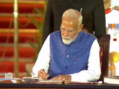 India Inc congratulates Narendra Modi on taking oath as PM, looks forward to collaborations | India Inc congratulates Narendra Modi on taking oath as PM, looks forward to collaborations India Inc congratulates Narendra Modi on taking oath as PM, looks forward to collaborations | India Inc congratulates Narendra Modi on taking oath as PM, looks forward to collaborations
