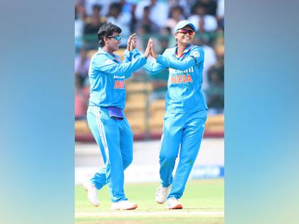 3rd ODI: India bowlers claw back to restrict SA to 215/8 after Brits-Wolvaardt put on 102-run opening stand | 3rd ODI: India bowlers claw back to restrict SA to 215/8 after Brits-Wolvaardt put on 102-run opening stand