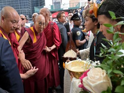 Tibetan spiritual leader Dalai Lama arrives in New York for knee surgery | Tibetan spiritual leader Dalai Lama arrives in New York for knee surgery Tibetan spiritual leader Dalai Lama arrives in New York for knee surgery | Tibetan spiritual leader Dalai Lama arrives in New York for knee surgery