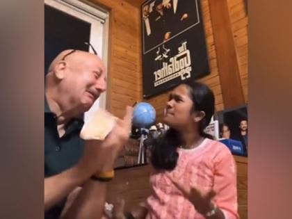 Anupam Kher drops fun reel with Satish Kaushik's daughter Vanshika | Anupam Kher drops fun reel with Satish Kaushik's daughter Vanshika Anupam Kher drops fun reel with Satish Kaushik's daughter Vanshika | Anupam Kher drops fun reel with Satish Kaushik's daughter Vanshika