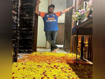 Rohit Sharma receives warm welcome at "home sweet home" following T20 World Cup win | Rohit Sharma receives warm welcome at "home sweet home" following T20 World Cup win