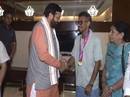 Haryana CM Nayab Singh Saini felicitates India's T20 World Cup-winning player Yuzvendra Chahal | Haryana CM Nayab Singh Saini felicitates India's T20 World Cup-winning player Yuzvendra Chahal