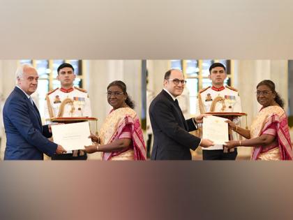 President Murmu accepts credentials from envoys of South Sudan, Zimbabwe, Argentina | President Murmu accepts credentials from envoys of South Sudan, Zimbabwe, Argentina President Murmu accepts credentials from envoys of South Sudan, Zimbabwe, Argentina | President Murmu accepts credentials from envoys of South Sudan, Zimbabwe, Argentina