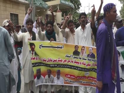 Pakistan: Teachers protest in Sindh demanding permanent positions | Pakistan: Teachers protest in Sindh demanding permanent positions Pakistan: Teachers protest in Sindh demanding permanent positions | Pakistan: Teachers protest in Sindh demanding permanent positions
