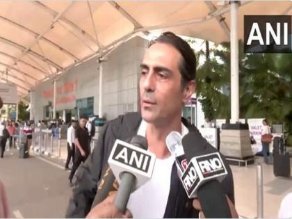 Microsoft outage forces Arjun Rampal to book another flight | Microsoft outage forces Arjun Rampal to book another flight Microsoft outage forces Arjun Rampal to book another flight | Microsoft outage forces Arjun Rampal to book another flight