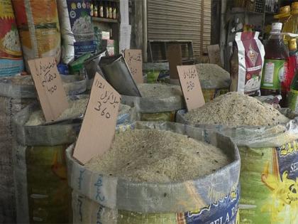 Price of essential goods skyrockets in Pakistan amid high inflation | Price of essential goods skyrockets in Pakistan amid high inflation Price of essential goods skyrockets in Pakistan amid high inflation | Price of essential goods skyrockets in Pakistan amid high inflation