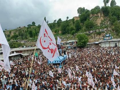 Pakistan: Bannu sit-in continues as locals stand firm against military operation | Pakistan: Bannu sit-in continues as locals stand firm against military operation