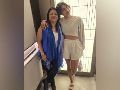 Priyanka Chopra enjoys home-cooked meal by mom Madhu Chopra | Priyanka Chopra enjoys home-cooked meal by mom Madhu Chopra Priyanka Chopra enjoys home-cooked meal by mom Madhu Chopra | Priyanka Chopra enjoys home-cooked meal by mom Madhu Chopra