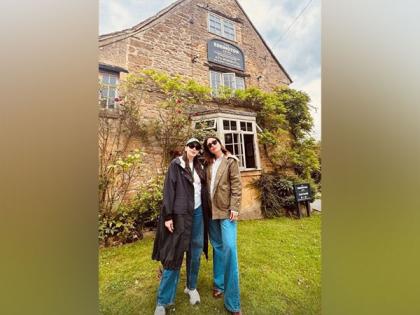 Sister Goals: Kareena, Karisma share stylish pic from London diaries | Sister Goals: Kareena, Karisma share stylish pic from London diaries Sister Goals: Kareena, Karisma share stylish pic from London diaries | Sister Goals: Kareena, Karisma share stylish pic from London diaries