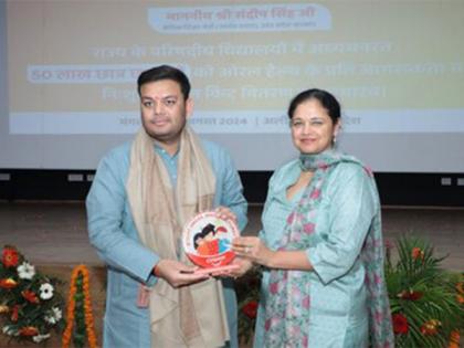 Colgate inaugurates momentous partnership with Uttar Pradesh Government; Aims to positively impact 50 Lakh Children by 2026 with Oral Health Education | Colgate inaugurates momentous partnership with Uttar Pradesh Government; Aims to positively impact 50 Lakh Children by 2026 with Oral Health Education Colgate inaugurates momentous partnership with Uttar Pradesh Government; Aims to positively impact 50 Lakh Children by 2026 with Oral Health Education | Colgate inaugurates momentous partnership with Uttar Pradesh Government; Aims to positively impact 50 Lakh Children by 2026 with Oral Health Education
