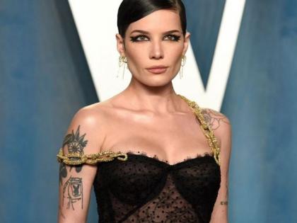 Halsey recalls experiencing miscarriage during a performance, opted to wear adult diaper | Halsey recalls experiencing miscarriage during a performance, opted to wear adult diaper Halsey recalls experiencing miscarriage during a performance, opted to wear adult diaper | Halsey recalls experiencing miscarriage during a performance, opted to wear adult diaper