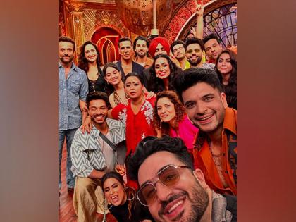 A look at Akshay Kumar, Fardeen Khan's pictures from sets of 'Laughter Chefs' | A look at Akshay Kumar, Fardeen Khan's pictures from sets of 'Laughter Chefs' A look at Akshay Kumar, Fardeen Khan's pictures from sets of 'Laughter Chefs' | A look at Akshay Kumar, Fardeen Khan's pictures from sets of 'Laughter Chefs'