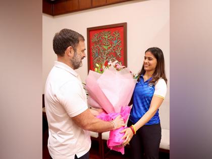 Double Olympic medallist Manu Bhaker meets Rahul Gandhi | Double Olympic medallist Manu Bhaker meets Rahul Gandhi Double Olympic medallist Manu Bhaker meets Rahul Gandhi | Double Olympic medallist Manu Bhaker meets Rahul Gandhi