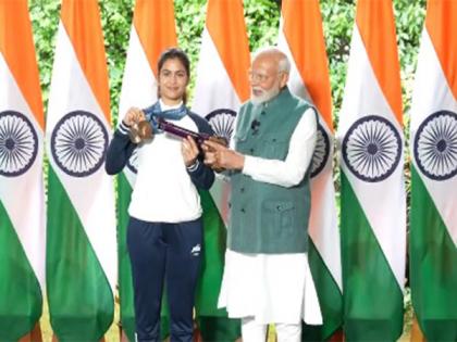 PM Modi meets Indian contingent of Paris Olympics at his residence | PM Modi meets Indian contingent of Paris Olympics at his residence PM Modi meets Indian contingent of Paris Olympics at his residence | PM Modi meets Indian contingent of Paris Olympics at his residence
