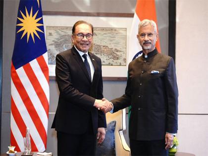 EAM Jaishankar calls on Malaysia PM Anwar Ibrahim during his State visit to India | EAM Jaishankar calls on Malaysia PM Anwar Ibrahim during his State visit to India EAM Jaishankar calls on Malaysia PM Anwar Ibrahim during his State visit to India | EAM Jaishankar calls on Malaysia PM Anwar Ibrahim during his State visit to India