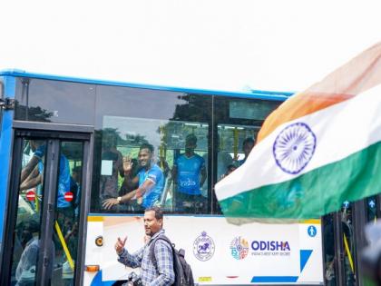 Massive turnout as Odisha Government celebrates Olympic Hockey medalists | Massive turnout as Odisha Government celebrates Olympic Hockey medalists Massive turnout as Odisha Government celebrates Olympic Hockey medalists | Massive turnout as Odisha Government celebrates Olympic Hockey medalists