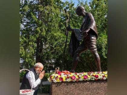 PM Modi pays tribute to Mahatma Gandhi in Kyiv, highlights relevance of his message for peaceful society | PM Modi pays tribute to Mahatma Gandhi in Kyiv, highlights relevance of his message for peaceful society PM Modi pays tribute to Mahatma Gandhi in Kyiv, highlights relevance of his message for peaceful society | PM Modi pays tribute to Mahatma Gandhi in Kyiv, highlights relevance of his message for peaceful society
