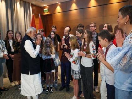 PM Modi praises Hindi-learning students in Ukraine for promoting mutual understanding | PM Modi praises Hindi-learning students in Ukraine for promoting mutual understanding PM Modi praises Hindi-learning students in Ukraine for promoting mutual understanding | PM Modi praises Hindi-learning students in Ukraine for promoting mutual understanding