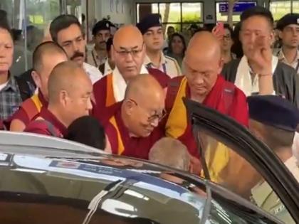 Dalai Lama returns to Dharamshala after knee surgery in the US | Dalai Lama returns to Dharamshala after knee surgery in the US Dalai Lama returns to Dharamshala after knee surgery in the US | Dalai Lama returns to Dharamshala after knee surgery in the US
