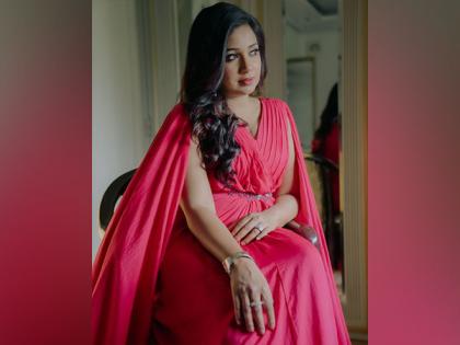 "Deeply affected...": Shreya Ghoshal postpones Kolkata concert amid protests over doctor rape-murder | "Deeply affected...": Shreya Ghoshal postpones Kolkata concert amid protests over doctor rape-murder "Deeply affected...": Shreya Ghoshal postpones Kolkata concert amid protests over doctor rape-murder | "Deeply affected...": Shreya Ghoshal postpones Kolkata concert amid protests over doctor rape-murder