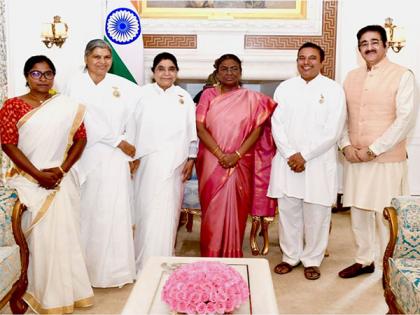 President Murmu Receives First Print of Biographical Film "Maha Mahim Didiji" | President Murmu Receives First Print of Biographical Film "Maha Mahim Didiji" President Murmu Receives First Print of Biographical Film "Maha Mahim Didiji" | President Murmu Receives First Print of Biographical Film "Maha Mahim Didiji"