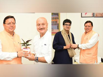Uttarakhand CM Pushkar Singh Dhami meets CBFC chairman Prasoon Joshi, Anupam Kher | Uttarakhand CM Pushkar Singh Dhami meets CBFC chairman Prasoon Joshi, Anupam Kher Uttarakhand CM Pushkar Singh Dhami meets CBFC chairman Prasoon Joshi, Anupam Kher | Uttarakhand CM Pushkar Singh Dhami meets CBFC chairman Prasoon Joshi, Anupam Kher