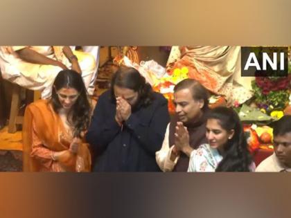 Ganesh Utsav 2024: Mukesh Ambani, Anant Ambani seek blessings at Lalbaugcha Raja | Ganesh Utsav 2024: Mukesh Ambani, Anant Ambani seek blessings at Lalbaugcha Raja Ganesh Utsav 2024: Mukesh Ambani, Anant Ambani seek blessings at Lalbaugcha Raja | Ganesh Utsav 2024: Mukesh Ambani, Anant Ambani seek blessings at Lalbaugcha Raja