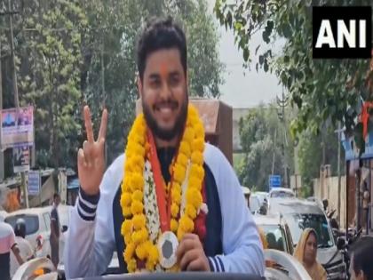 Paralympian Yogesh Kathuniya receives grand welcome in his native village in Haryana | Paralympian Yogesh Kathuniya receives grand welcome in his native village in Haryana Paralympian Yogesh Kathuniya receives grand welcome in his native village in Haryana | Paralympian Yogesh Kathuniya receives grand welcome in his native village in Haryana