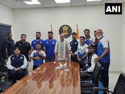 Defence Min Rajnath Singh meets, interacts with Paris Paralympics athletes | Defence Min Rajnath Singh meets, interacts with Paris Paralympics athletes
