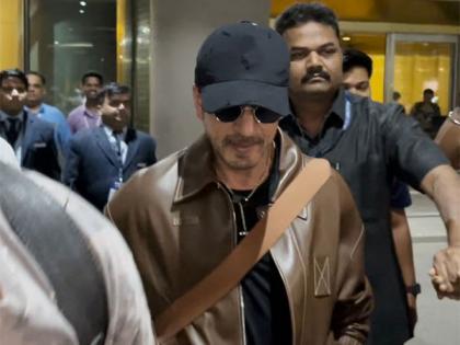 Shah Rukh Khan showcases effortless style as he touches down in Mumbai | Shah Rukh Khan showcases effortless style as he touches down in Mumbai Shah Rukh Khan showcases effortless style as he touches down in Mumbai | Shah Rukh Khan showcases effortless style as he touches down in Mumbai