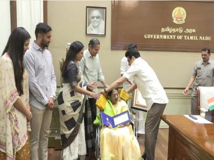 TN: Legendary singer P Susheela honoured with 'Kalaignar Memorial award' by CM MK Stalin | TN: Legendary singer P Susheela honoured with 'Kalaignar Memorial award' by CM MK Stalin TN: Legendary singer P Susheela honoured with 'Kalaignar Memorial award' by CM MK Stalin | TN: Legendary singer P Susheela honoured with 'Kalaignar Memorial award' by CM MK Stalin