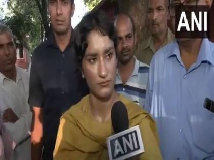 "Vote for party that fought for women's rights," appeals Vinesh Phogat as she casts her vote | "Vote for party that fought for women's rights," appeals Vinesh Phogat as she casts her vote "Vote for party that fought for women's rights," appeals Vinesh Phogat as she casts her vote | "Vote for party that fought for women's rights," appeals Vinesh Phogat as she casts her vote