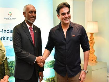 Arbaaz Khan shares picture from his meeting with Maldives President Muizzu | Arbaaz Khan shares picture from his meeting with Maldives President Muizzu Arbaaz Khan shares picture from his meeting with Maldives President Muizzu | Arbaaz Khan shares picture from his meeting with Maldives President Muizzu
