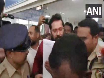 Malayalam actor Bala arrested on ex-wife Amrutha Suresh's complaint | Malayalam actor Bala arrested on ex-wife Amrutha Suresh's complaint Malayalam actor Bala arrested on ex-wife Amrutha Suresh's complaint | Malayalam actor Bala arrested on ex-wife Amrutha Suresh's complaint