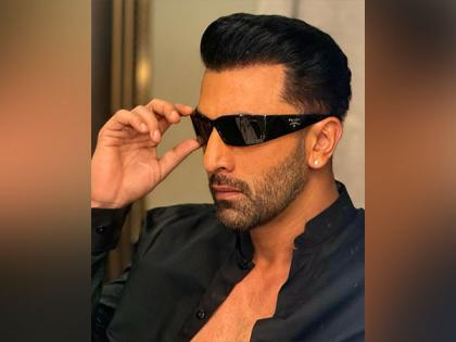 Ranbir Kapoor's new haircut makes fans go crazy, see pics | Ranbir Kapoor's new haircut makes fans go crazy, see pics Ranbir Kapoor's new haircut makes fans go crazy, see pics | Ranbir Kapoor's new haircut makes fans go crazy, see pics