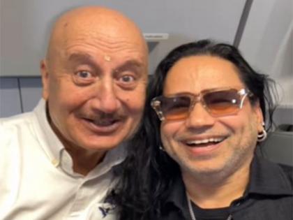 Anupam Kher drops fun video with Kailash Kher, check out | Anupam Kher drops fun video with Kailash Kher, check out Anupam Kher drops fun video with Kailash Kher, check out | Anupam Kher drops fun video with Kailash Kher, check out