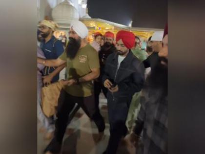 Diljit Dosanjh offers prayers at Bangla Sahib Gurudwara ahead of his concert in Delhi | Diljit Dosanjh offers prayers at Bangla Sahib Gurudwara ahead of his concert in Delhi Diljit Dosanjh offers prayers at Bangla Sahib Gurudwara ahead of his concert in Delhi | Diljit Dosanjh offers prayers at Bangla Sahib Gurudwara ahead of his concert in Delhi