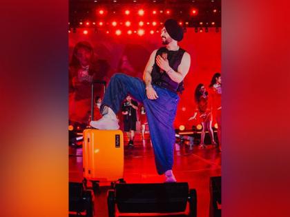 "Non-veg hogya start!": Diljit Dosanjh jokes about mosquitoes in Delhi at Dil-Luminati concert | "Non-veg hogya start!": Diljit Dosanjh jokes about mosquitoes in Delhi at Dil-Luminati concert "Non-veg hogya start!": Diljit Dosanjh jokes about mosquitoes in Delhi at Dil-Luminati concert | "Non-veg hogya start!": Diljit Dosanjh jokes about mosquitoes in Delhi at Dil-Luminati concert